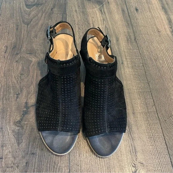 Franco Sarto Black Lug Sole Sandals Women Size 7.5 - Picture 3 of 5